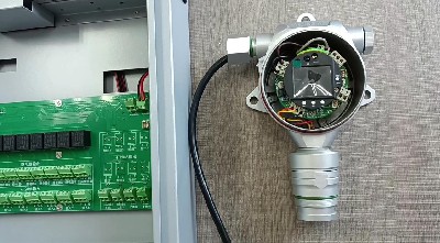 ����ͨ��RS485�ź���MIC3000���������߲���